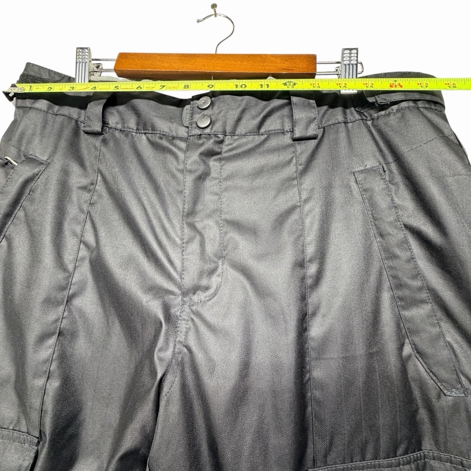 Gravity Snow Ski Snowboard Pants Men's L/G Black Cargo — image 8 of 8